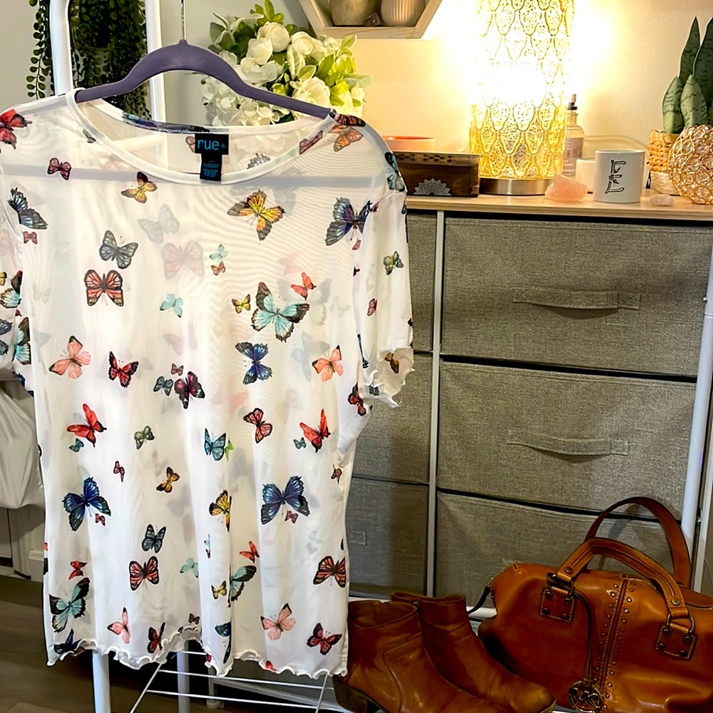 Butterfly 🦋 sheer top from Rue +
